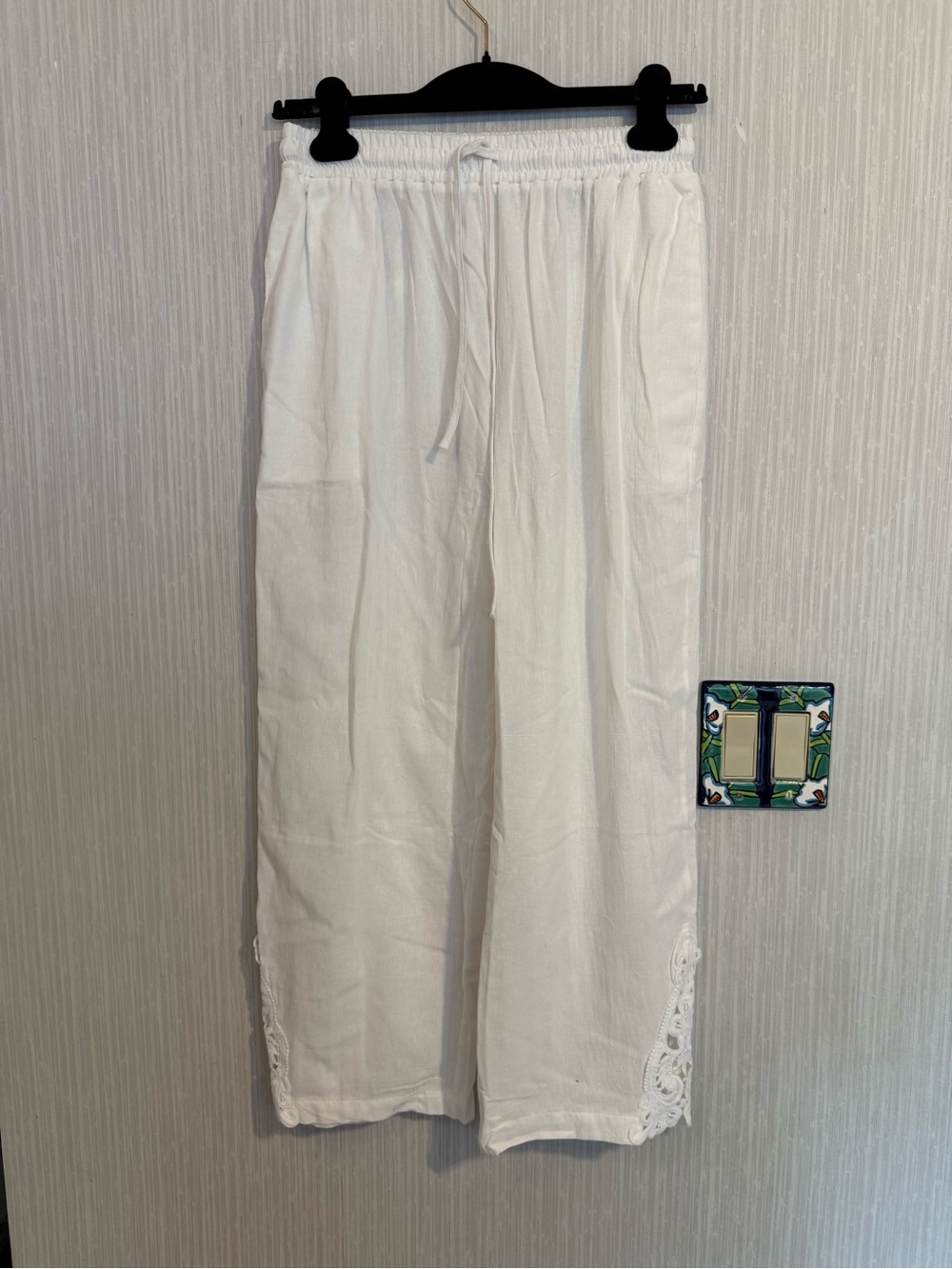 Women's White Cropped Linen-Blend Drawstring Pants Lace Ankles